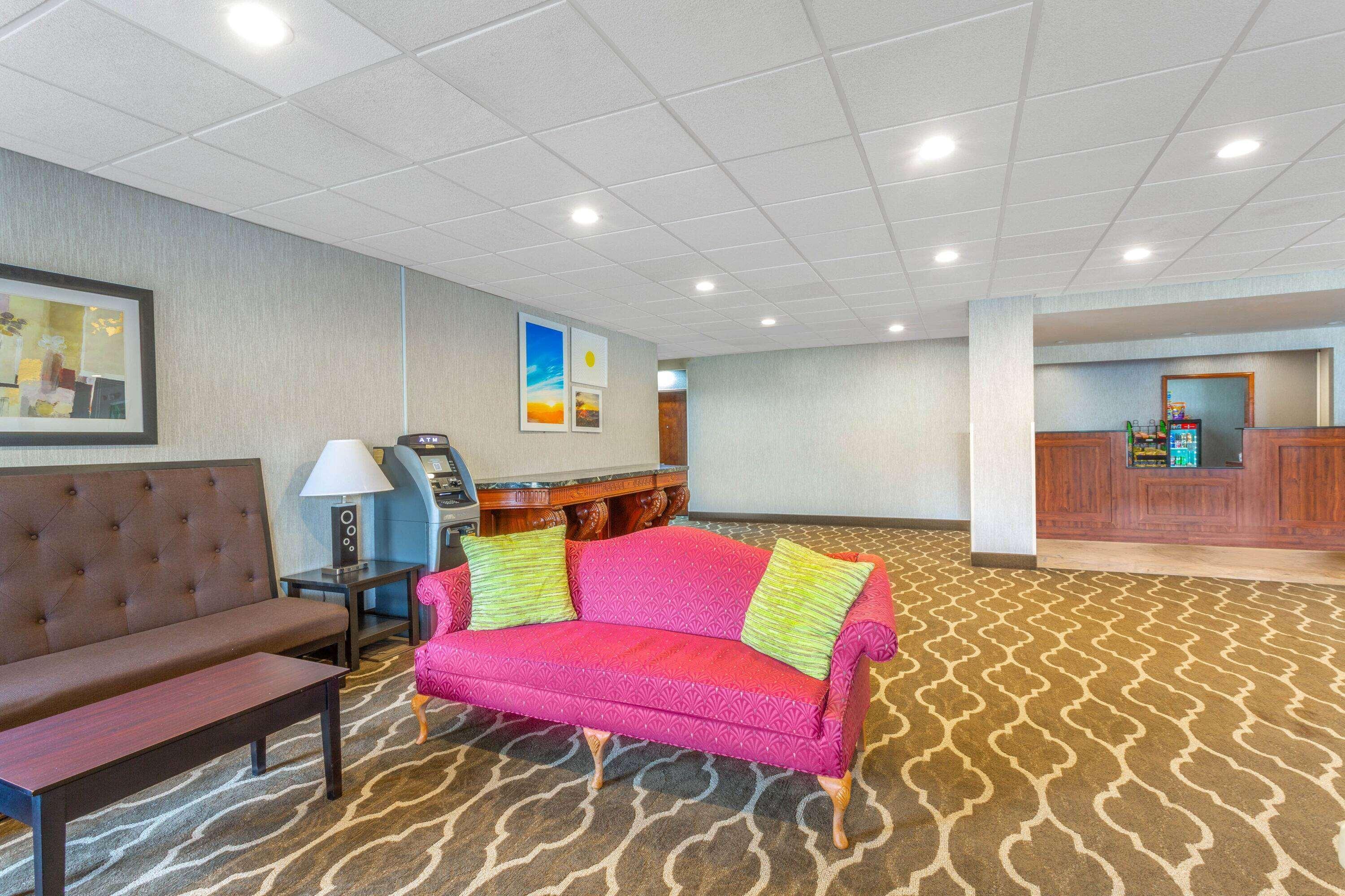 Days Inn By Wyndham Blairsville Екстериор снимка